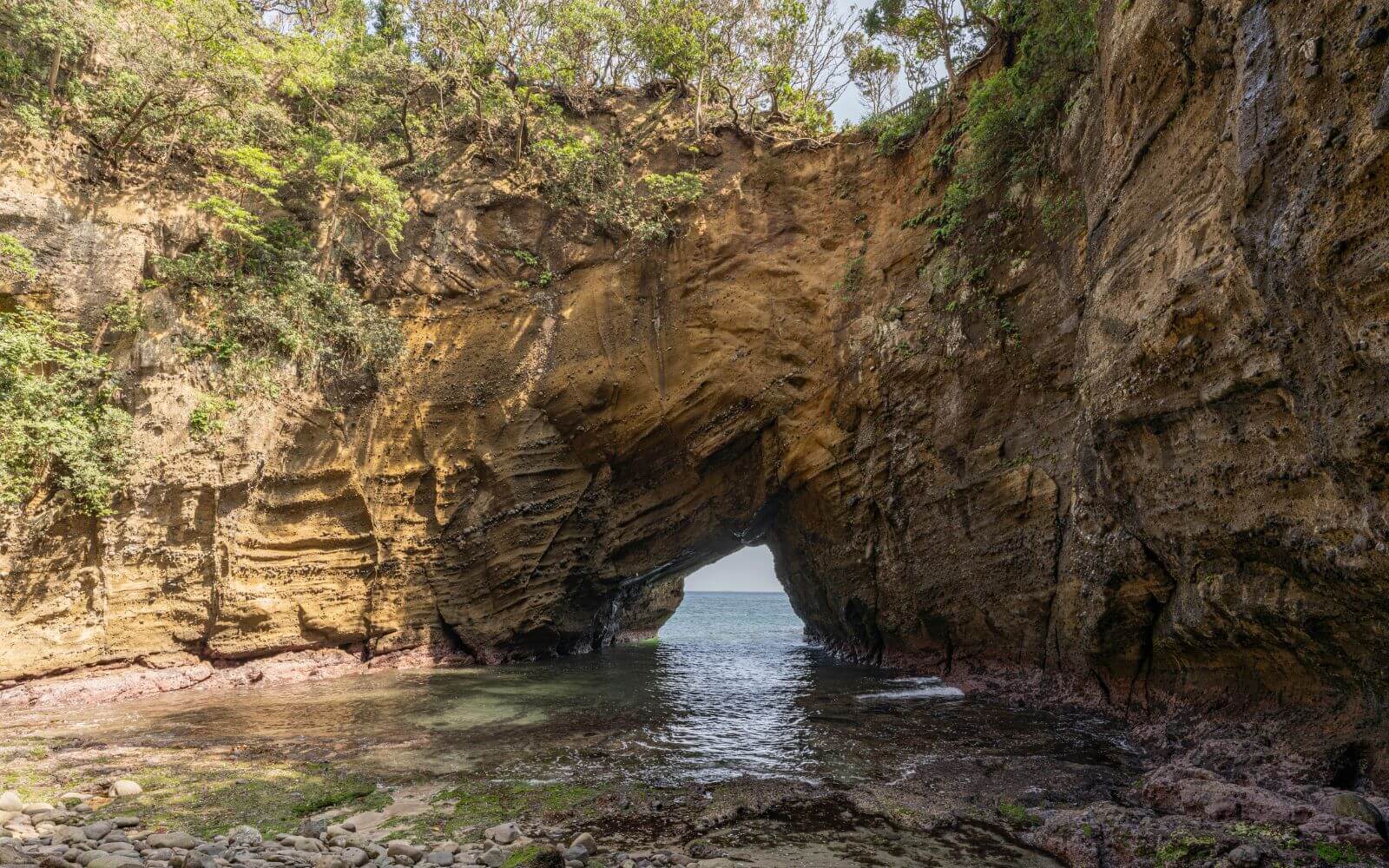 竜宮窟(静岡)
